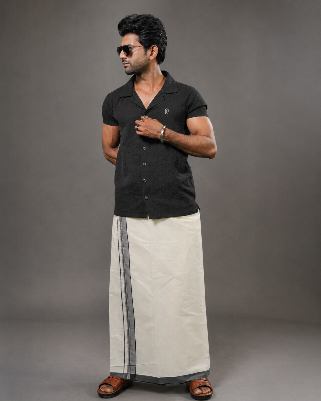 Enteloom purecotton Kerala Mundu with silver and Black kara