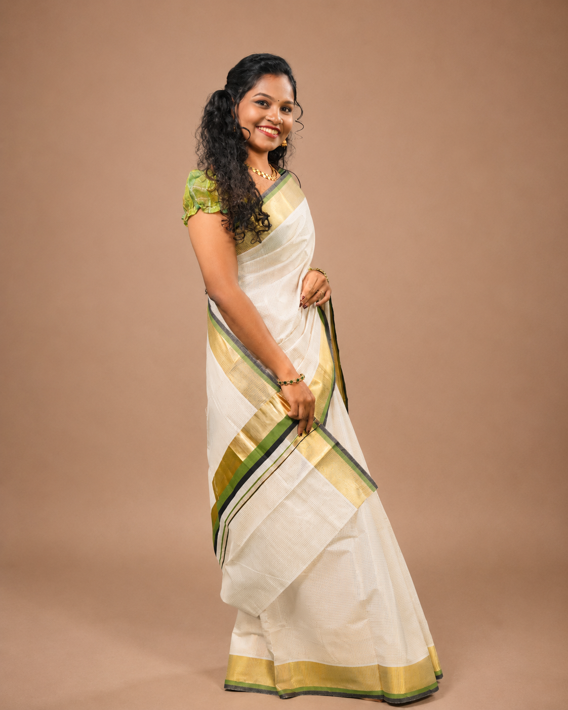 Enteloom Kerala Cotton Saree with Checks, Golden And Green Border