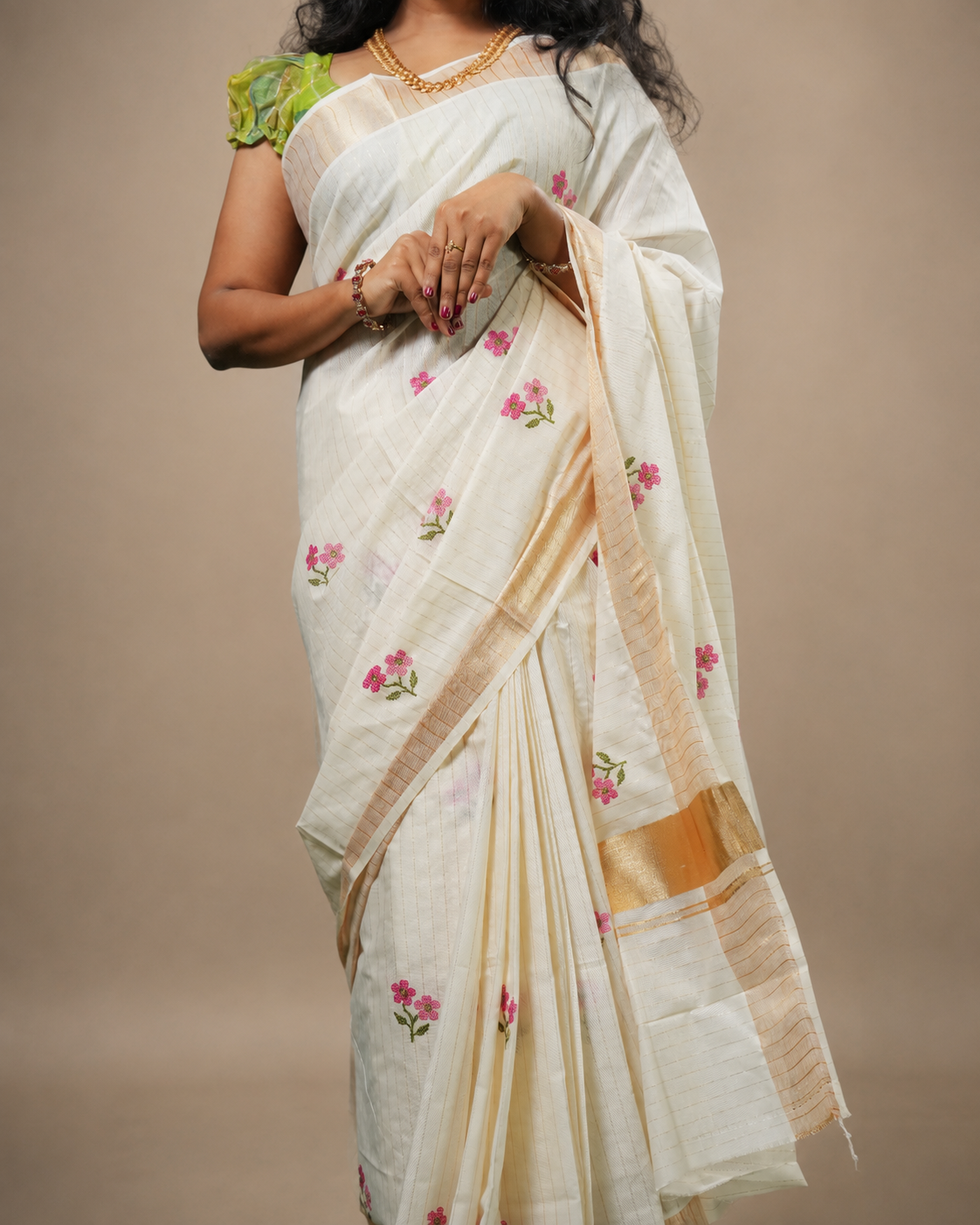 Enteloom Kerala Cotton Saree with Floral Embroidery Works and Golden Stripes