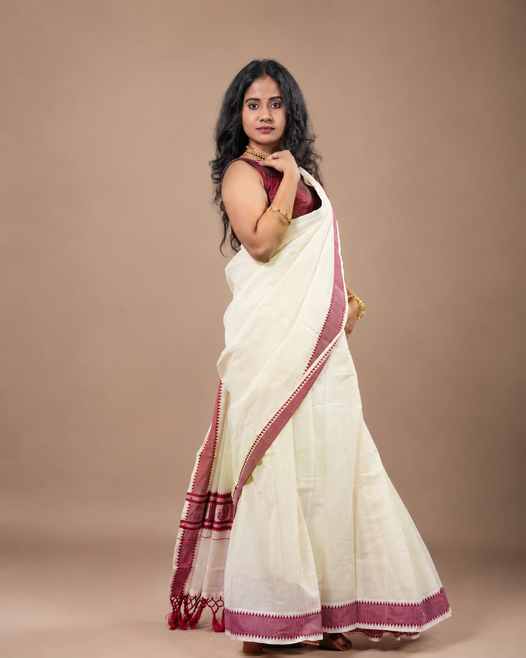 Enteloom Kerala Red embroidery pattern Pure Cotton Saree