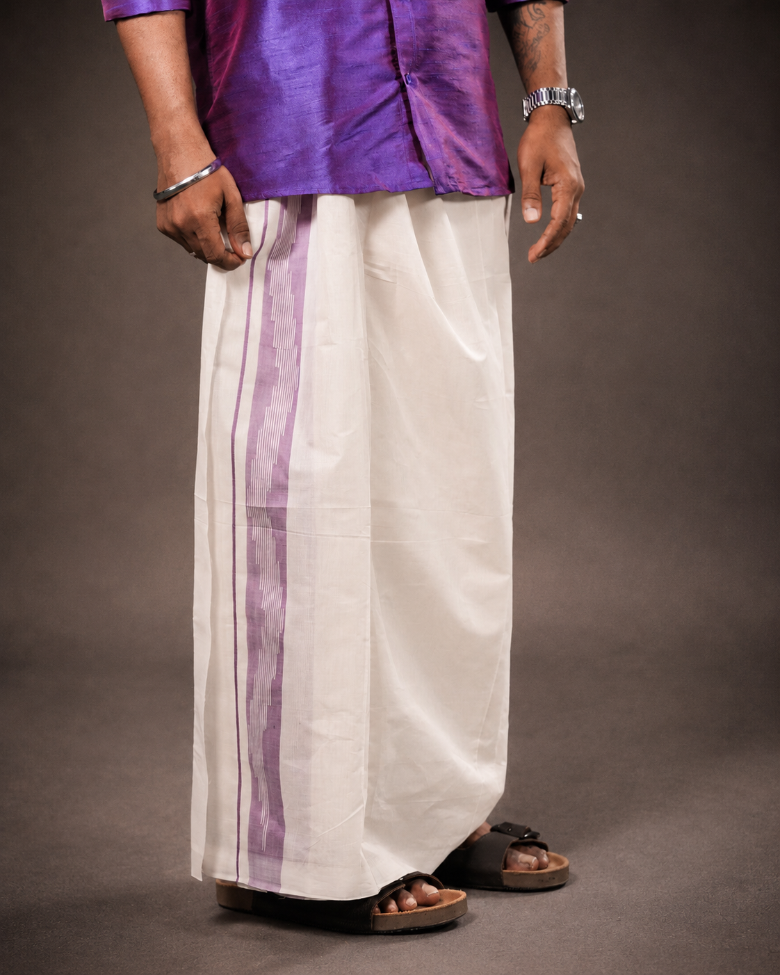 Enteloom Full Bolte Mundu with Violet lines